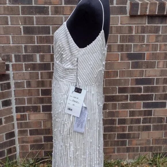 Mac Duggal Silver Sequin Gown NWT Size 10 Formal Evening Dress - Picture 4 of 7